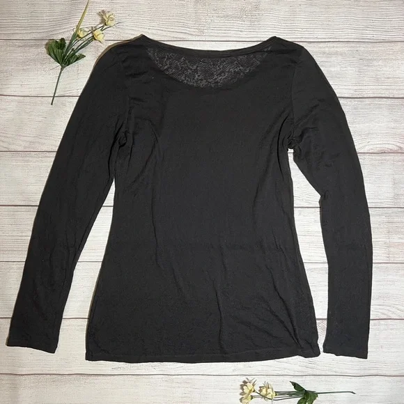 EXPRESS Basic Sheer Print Long Sleeve Top in Gray - Picture 7 of 12